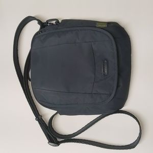 Pacsafe metrosafe anti-theft technology crossbody